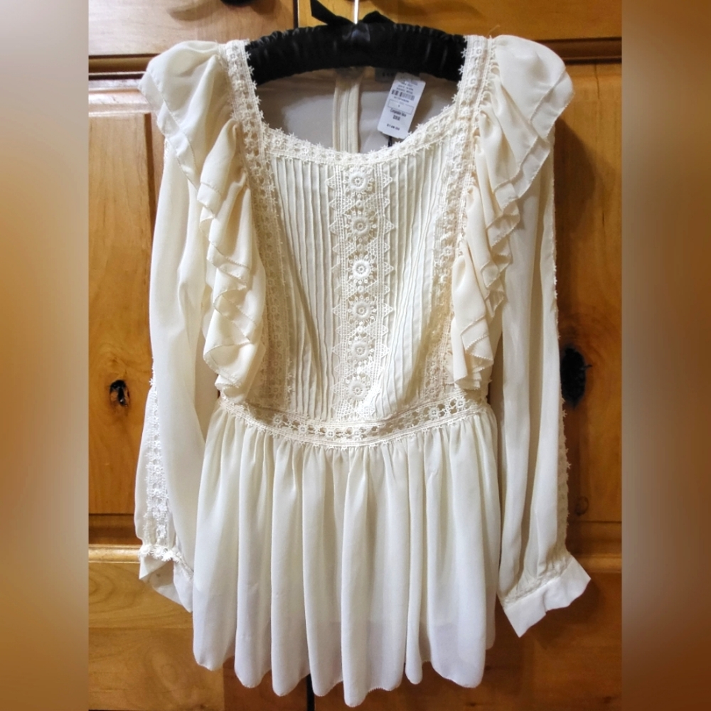Stellah Boho Lace Beige Blouse Size Small